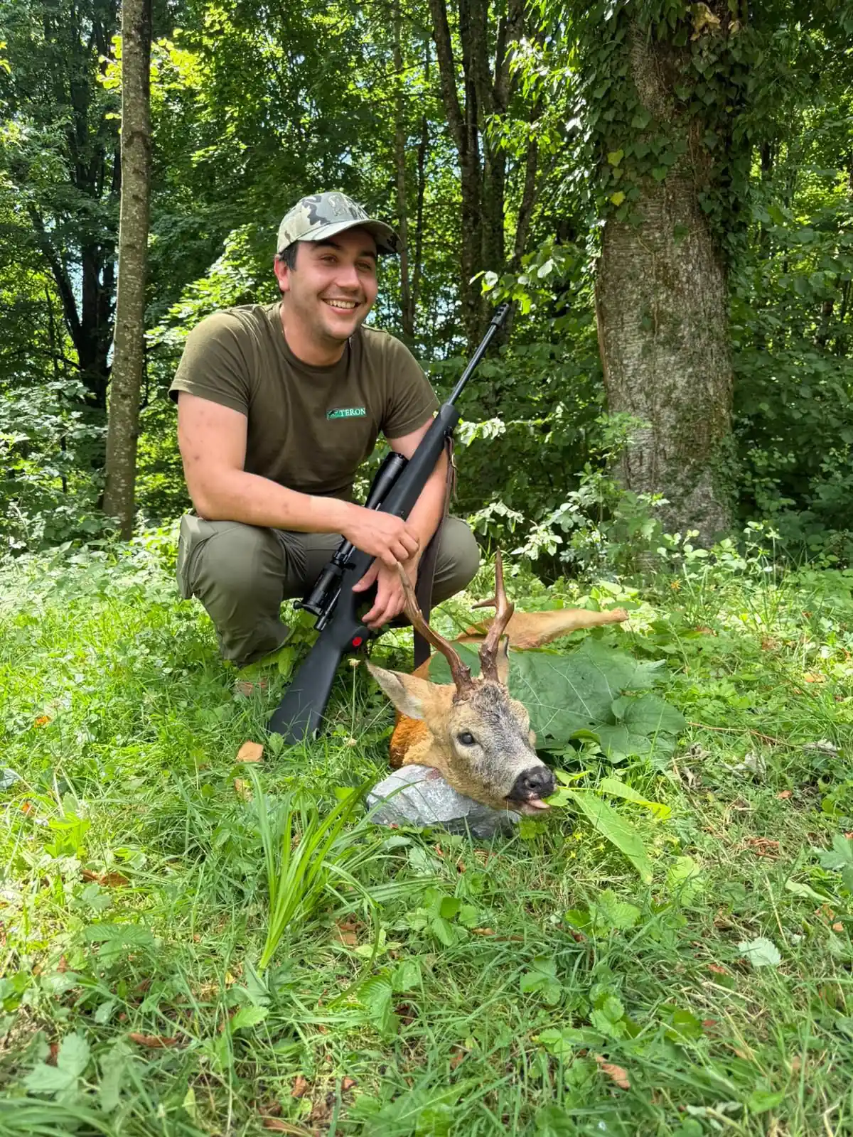 Toni Balić with his harvested roe deer buck in Slovenia